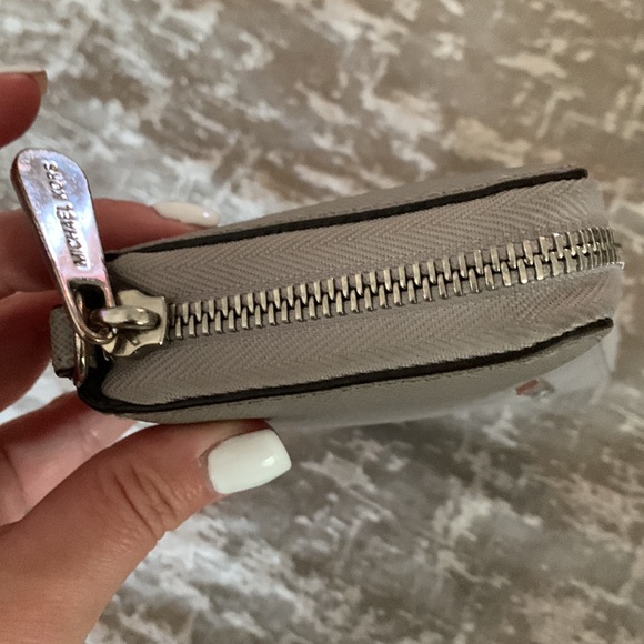 Michael Kors wallet - Picture 3 of 4